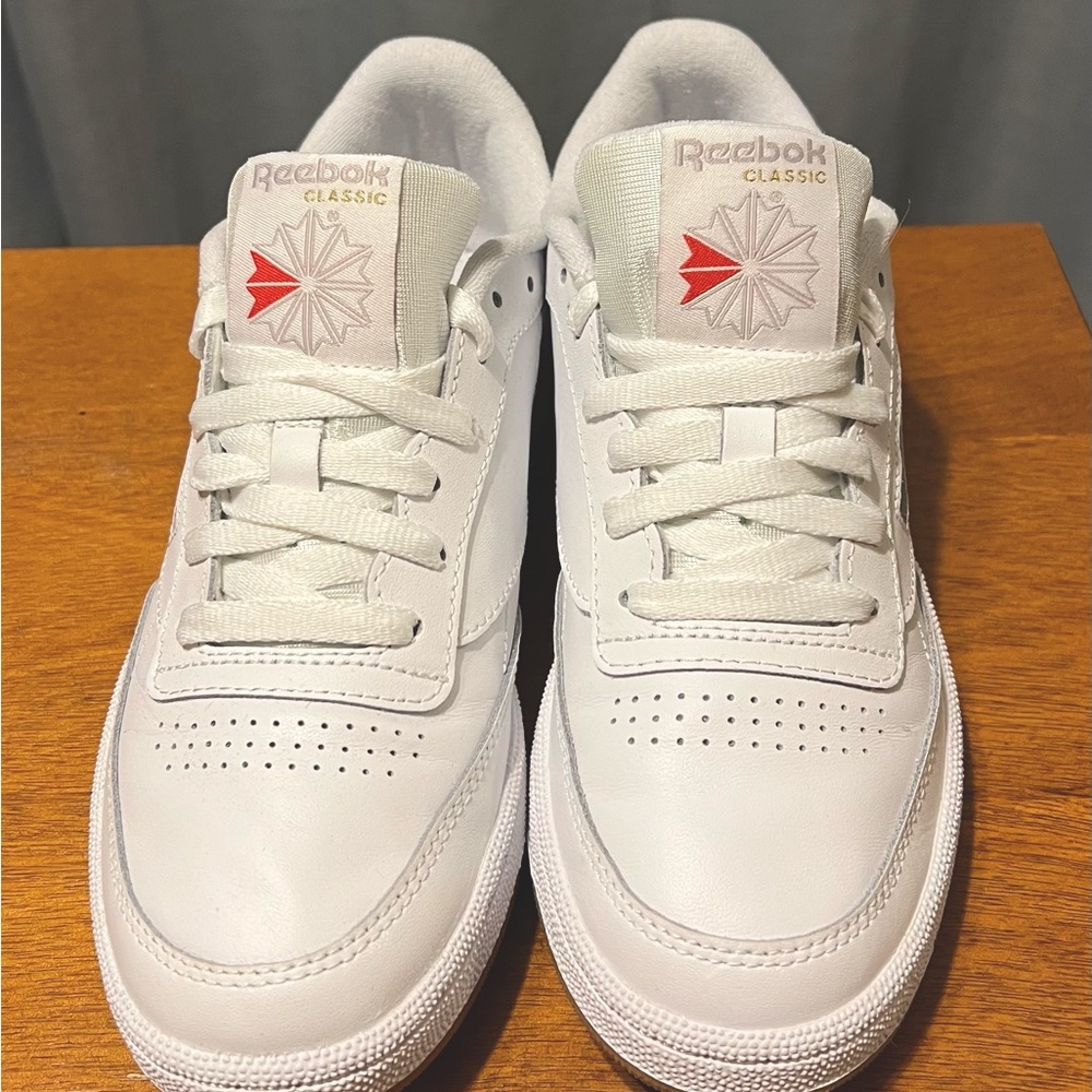 Reebok women’s Club C 85 Sneaker. Size 8.5